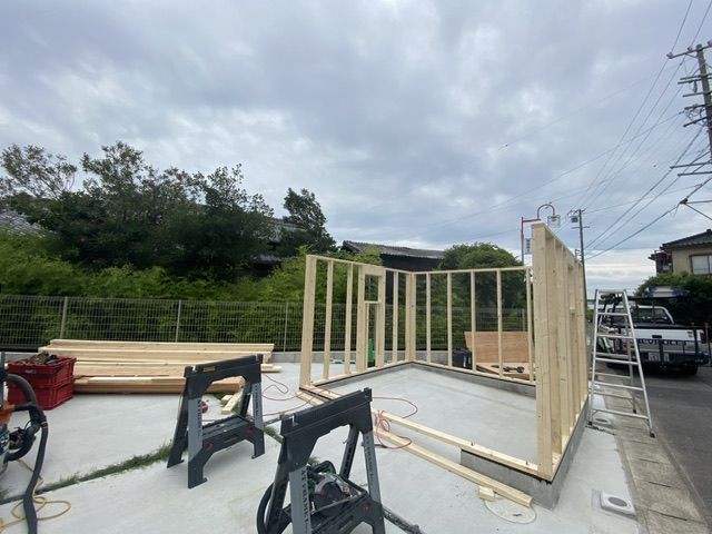 バイクガレージ