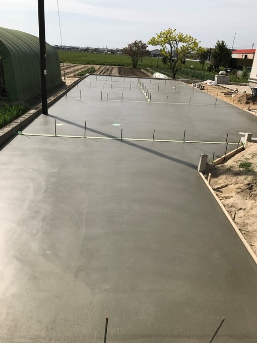 豊田市配津町土間コンクリート打ち