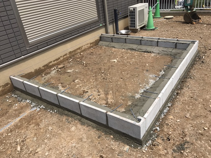 西尾市 タイルデッキ 目隠しフェンス 人工芝